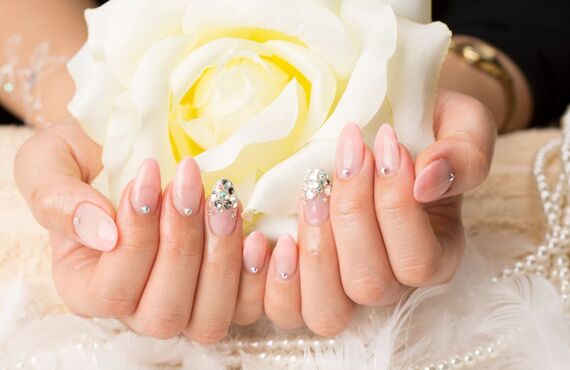 ネイルにはどんな種類がある？セルフとサロンの選び方も紹介