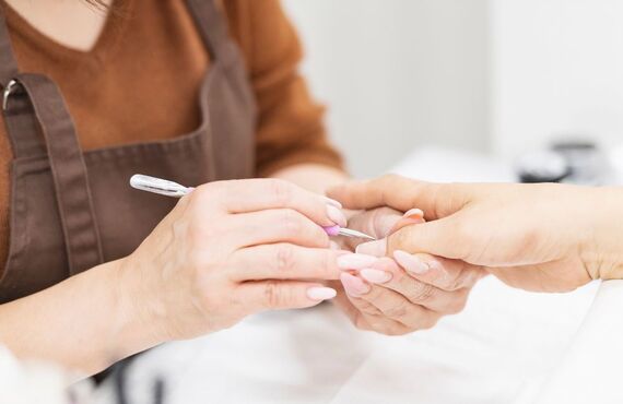 ネイルサロンに通う適切な頻度は？間隔を空けすぎるリスも解説